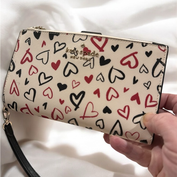 Kate Spade New York Scribble Hearts wallet or wristlet. - Picture 2 of 7